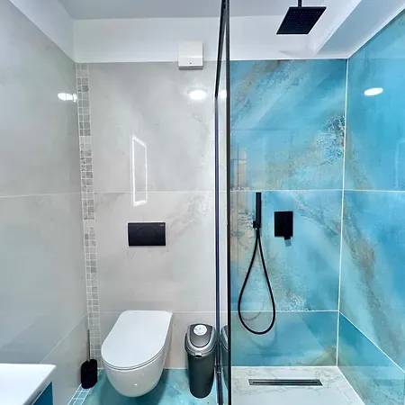 White Titanic Luxury Sea View & *