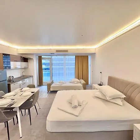 White Titanic Luxury Sea View & * Navodari