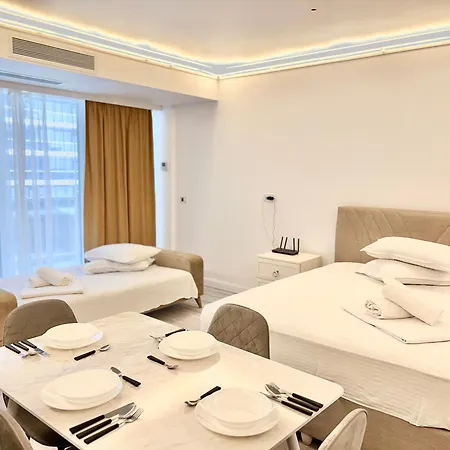 Apartment White Titanic Luxury Sea View & Navodari