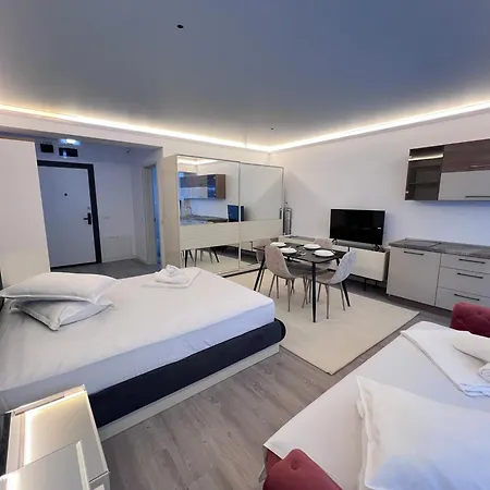 White Titanic Luxury Sea View &
