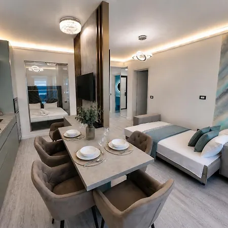 White Titanic Luxury Sea View &