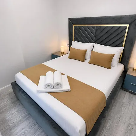 White Titanic Luxury Sea View & Appartement Năvodari