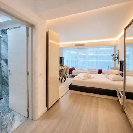 White Titanic Luxury Sea View & * Năvodari