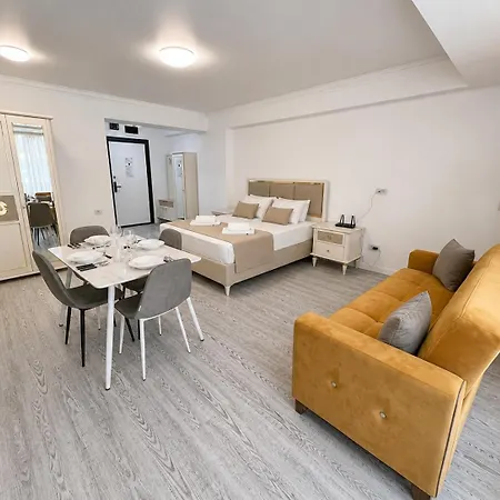 White Titanic Luxury Sea View & Năvodari