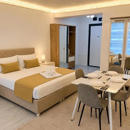 White Titanic Luxury Sea View & Năvodari