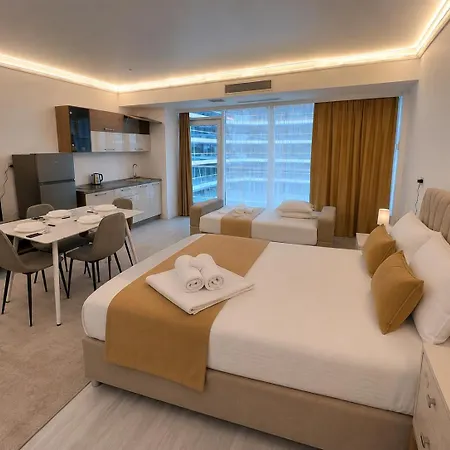 White Titanic Luxury Sea View & Năvodari