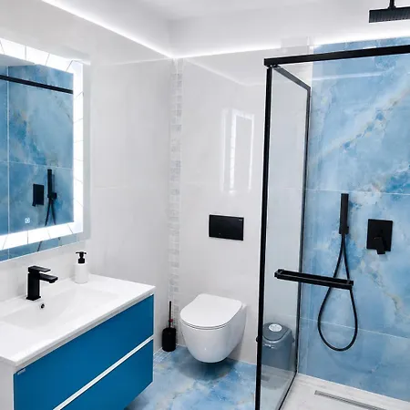 White Titanic Luxury Sea View & Appartement *