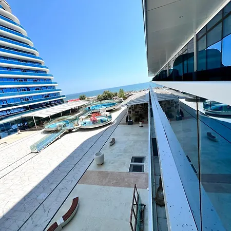 White Titanic Luxury Sea View&studios Apartment